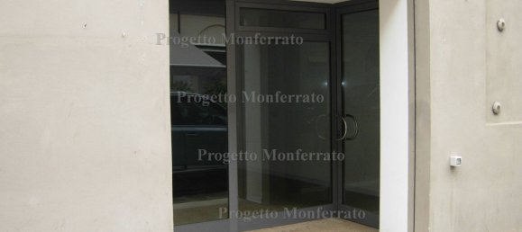 40m² Commercial property in Casale Monferrato, Italy No. 350475 2