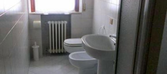 4 rooms Apartment in Padua, Italy No. 31809 9
