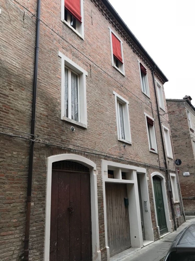  عقار تجاري في Ferrara, Italy 40متر مربع رقم 133922