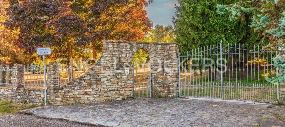 Villa de 5 dormitorios en Cuneo, Italy No. 286080 3