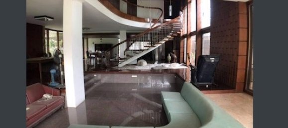 4 bedrooms Cafe / restaurant in Bangkok, Thailand No. 2675 3