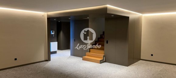 4 bedrooms Duplex in Porto, Portugal No. 117592 3