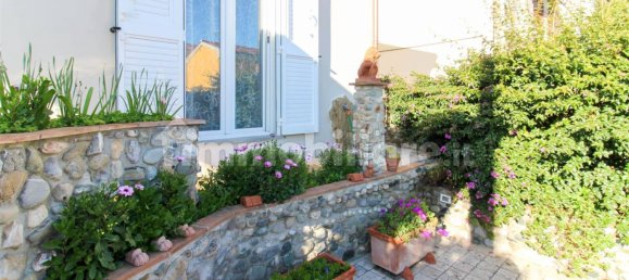 3 bedrooms Villa in Cecina, Italy No. 216414 5