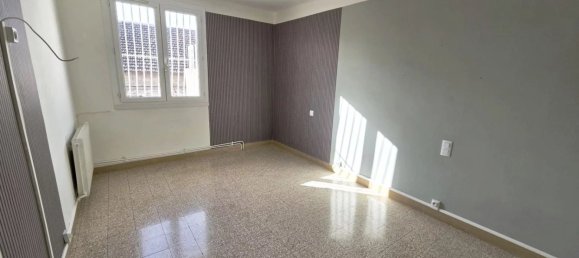 3 bedrooms House in Sorgues, France No. 290639 5