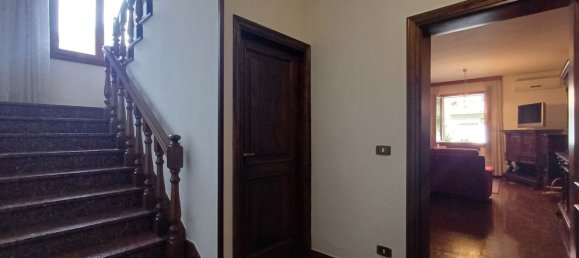 7 rooms House in Vignola, Italy No. 295654 3