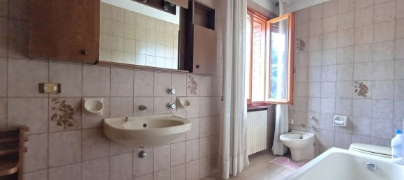 7 rooms House in Vignola, Italy No. 295654 2
