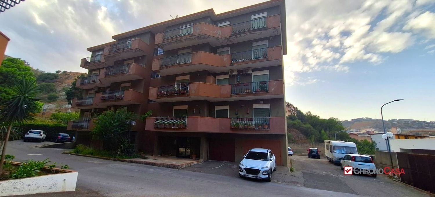 4 rooms Apartment in Messina, Italy No. 105236