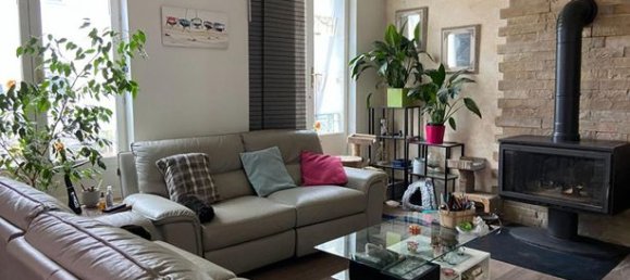 3 Schlafzimmer Haus in Sable-sur-Sarthe, France, Nr. 305253 2