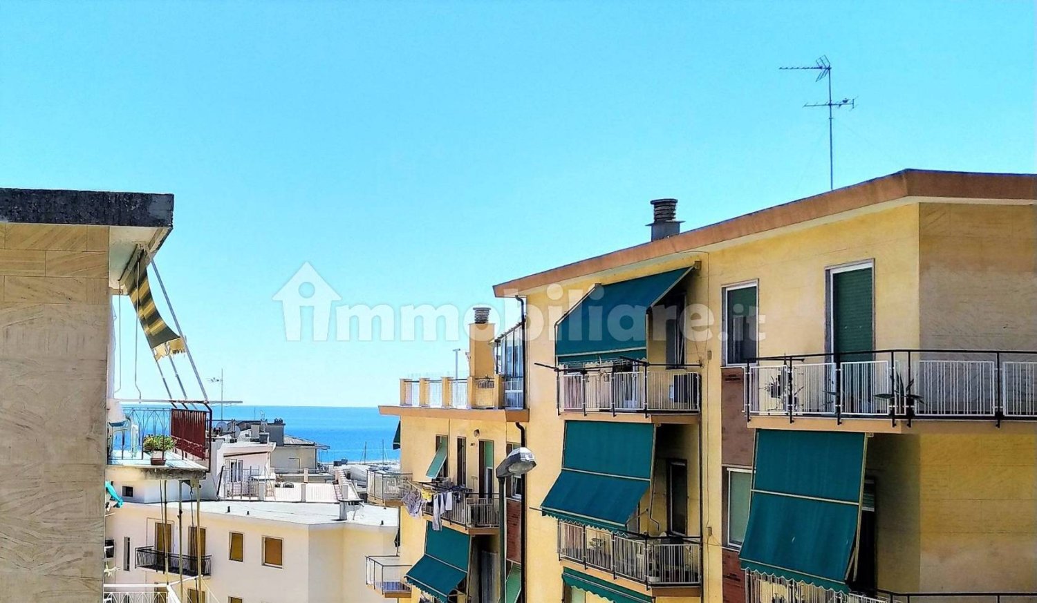 2 bedrooms Apartment in Varazze, Italy No. 92376