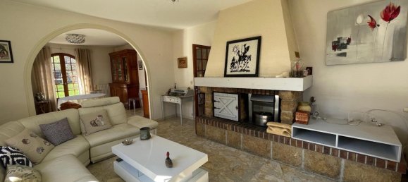 3 bedrooms House in Chateauroux, France No. 92635 5