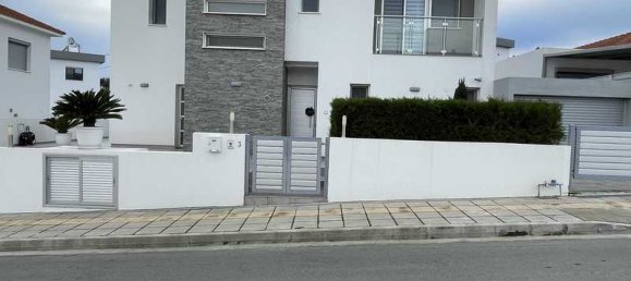 5 bedrooms Villa in Parekklisia, Cyprus No. 7280 5