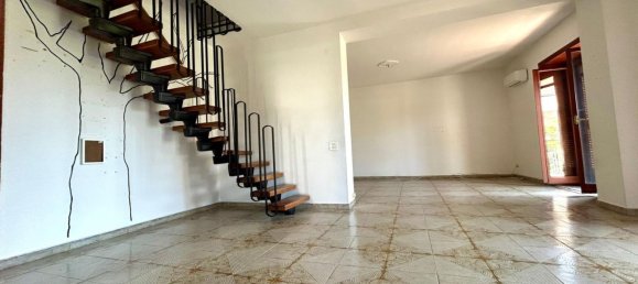 4-salle Duplex à Pozzuoli, Italy No. 295700 9