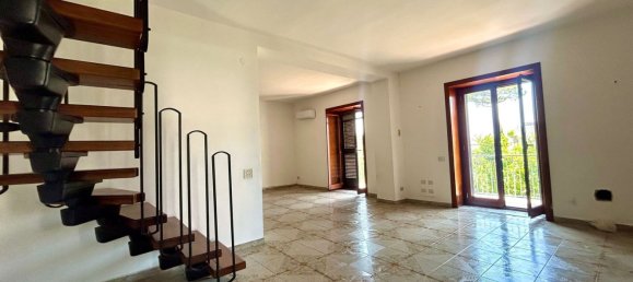 4-salle Duplex à Pozzuoli, Italy No. 295700 13