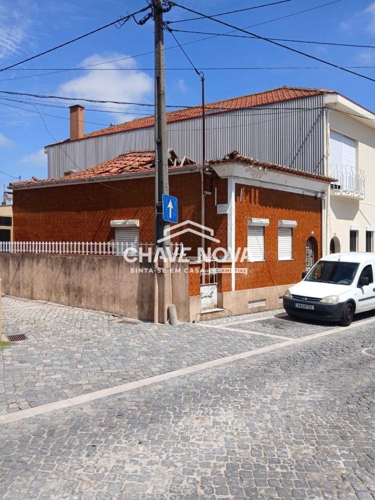 Дом с 2 спальнями в Матозиньюш, Португалия № 220129