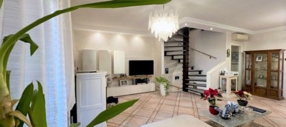 Дом с 5 комнатами в Кальчинато, Италия № 131567 2