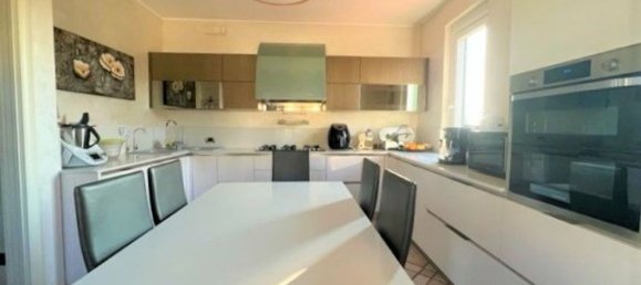 Дом с 5 комнатами в Кальчинато, Италия № 131567 6