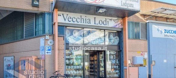 Склад 626м² в Лоди, Италия № 373831 3