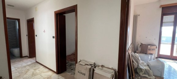 4 rooms Apartment in Lecce, Italy No. 260006 4