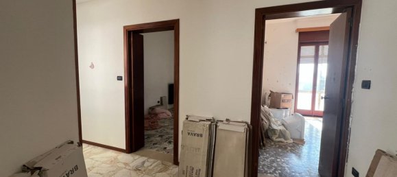 4 rooms Apartment in Lecce, Italy No. 260006 3