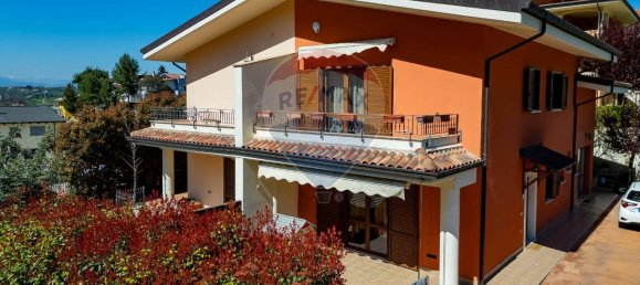 Villa de 5 divisões em Pianella, Italy N.º 41211 2