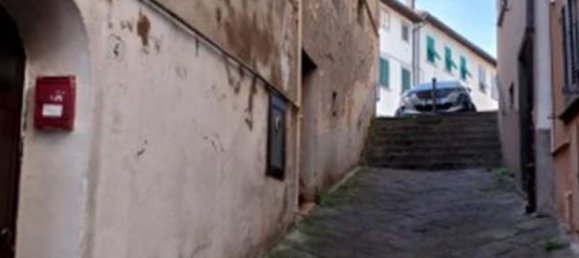 3 rooms Apartment in Fucecchio, Italy No. 283049 2