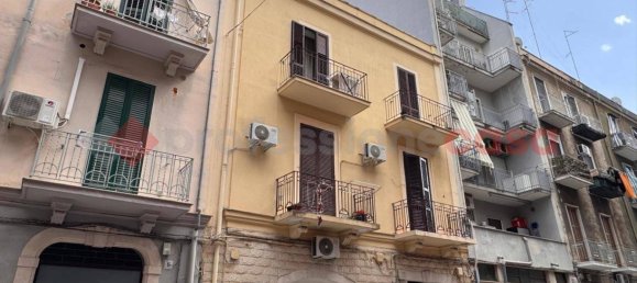 1 bedroom Apartment in Bari, Italy No. 335678 2