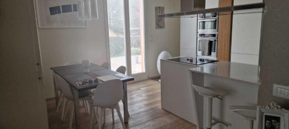 6-Zimmer Haus in Lambrugo, Italy, Nr. 13737 11