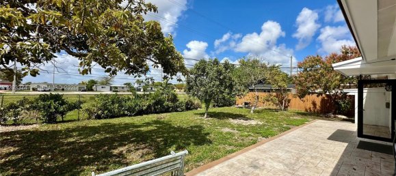3 dormitorios villa en alquiler en Miami, Miami-Dade, Florida, USA № 614956 2