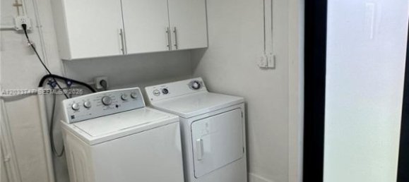 3 dormitorios villa en alquiler en Miami, Miami-Dade, Florida, USA № 614956 3