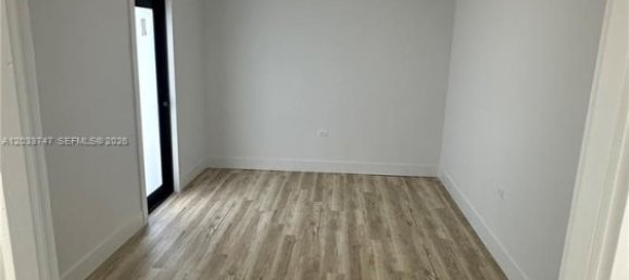 3 dormitorios villa en alquiler en Miami, Miami-Dade, Florida, USA № 614956 4