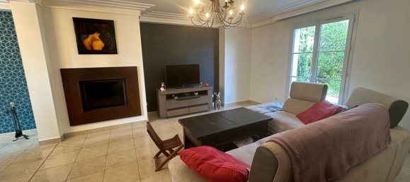 4 bedrooms House in Bornel, France No. 90105 9