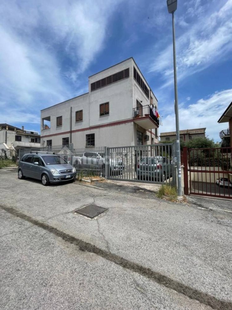 2 bedrooms Penthouse in Monterotondo, Italy No. 304897