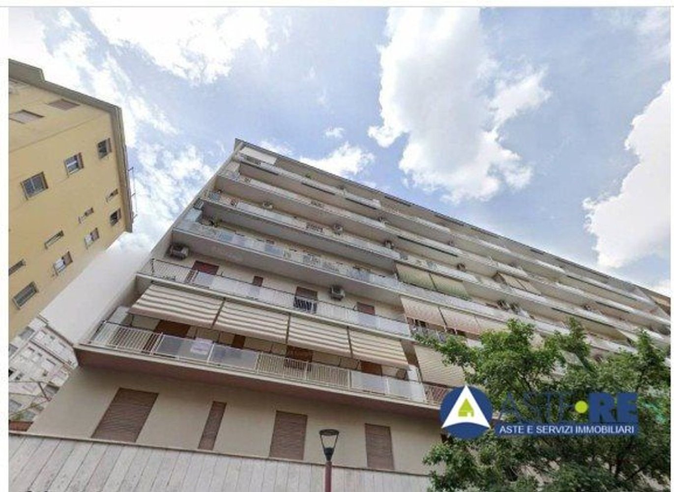 4 rooms Apartment in Rome, Italy No. 8680