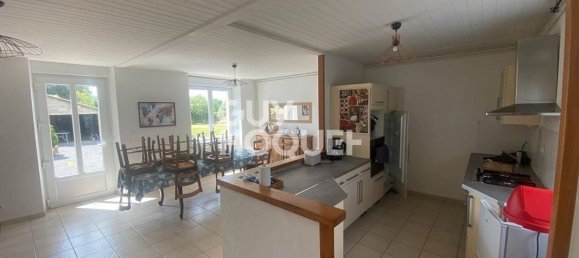 4 bedrooms House in Manche, France No. 357104 2