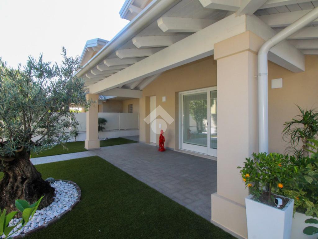 Villa de 3 dormitorios en Ghedi, Italy No. 287067