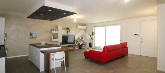 Villa de 3 dormitorios en Ghedi, Italy No. 287067 3