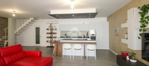 Villa de 3 dormitorios en Ghedi, Italy No. 287067 5