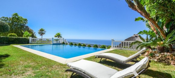 5 bedrooms Villa in Los Monteros, Spain No. 3237 9