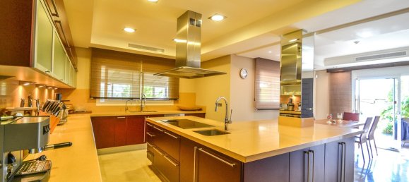 5 bedrooms Villa in Los Monteros, Spain No. 3237 6