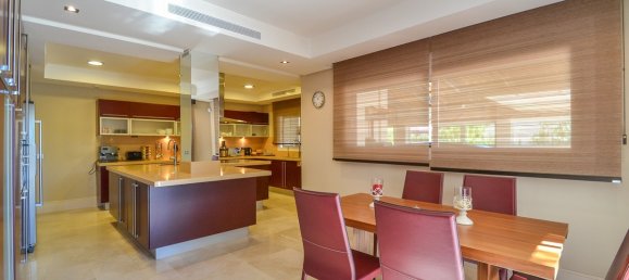 5 bedrooms Villa in Los Monteros, Spain No. 3237 8