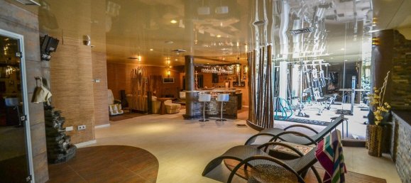 5 bedrooms Villa in Los Monteros, Spain No. 3237 10