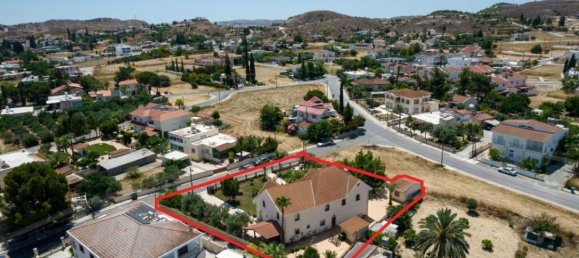 330m² Villa in Nicosia, Cyprus No. 12198 3