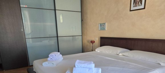 Квартира с 2 комнатами в Варесе, Италия № 315068 5