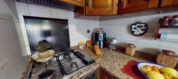 3 bedrooms House in Barga, Italy No. 237841 18