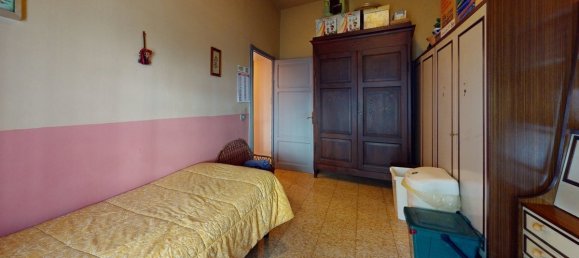 3 bedrooms House in Barga, Italy No. 237841 14