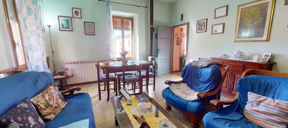 3 bedrooms House in Barga, Italy No. 237841 24