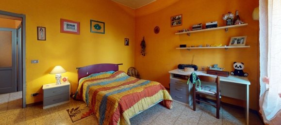 3 bedrooms House in Barga, Italy No. 237841 11