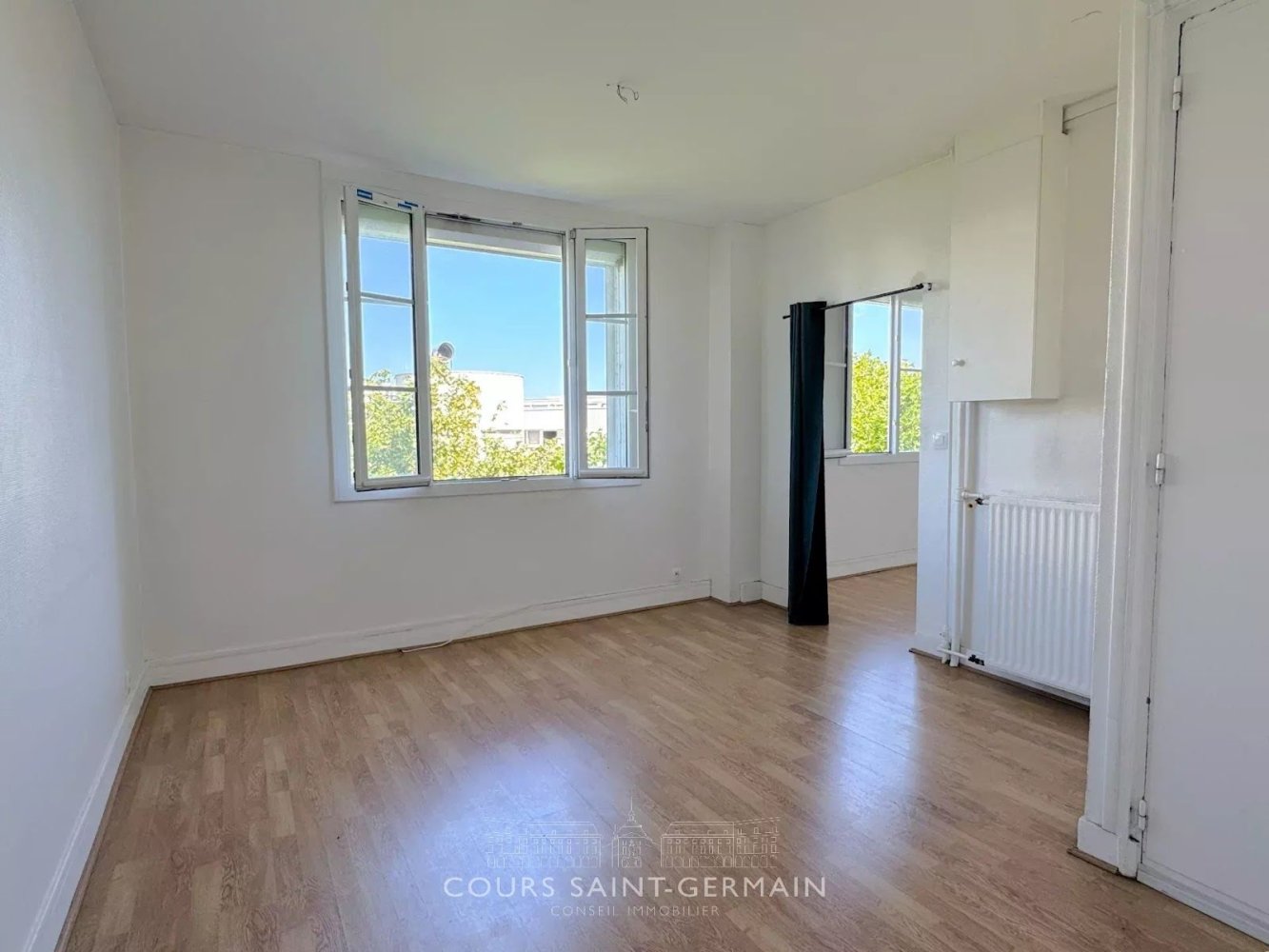 1 bedroom Apartment in Paris, France No. 296451