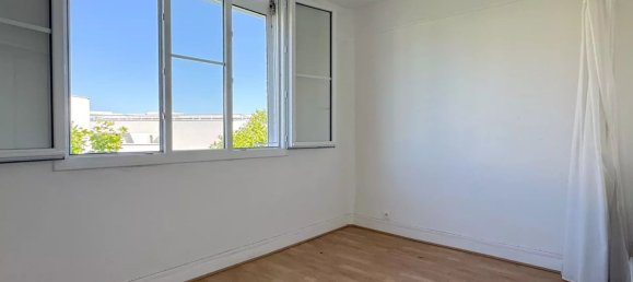 1 bedroom Apartment in Paris, France No. 296451 3