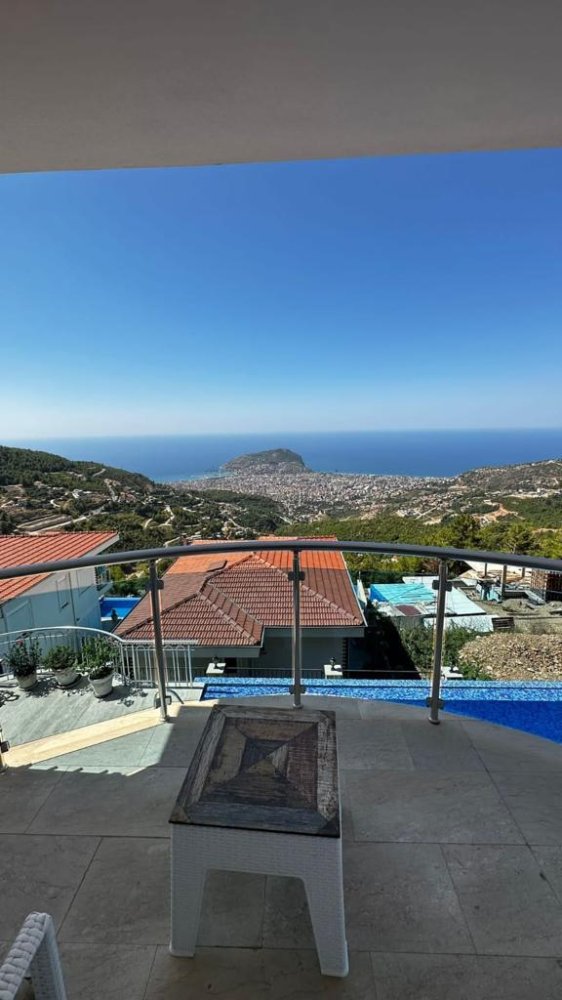 Villa 4+1 in Alanya, Turkey No. 17942